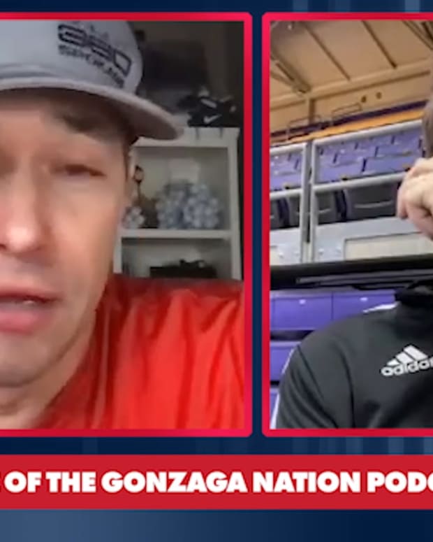 Dan Talks with Washington Coach Hike Hopkins